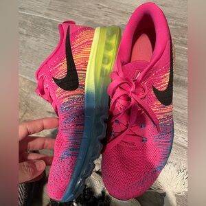 Women’s Nike Air Max Flynit Size 7 worn 1-2 times